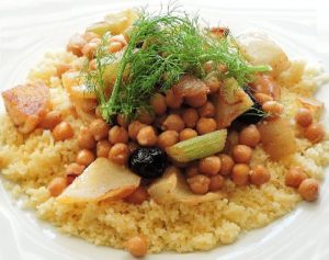 couscous topped with chickpeas and fruit